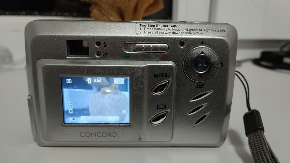 Повністю робочий вінтажний фотоапарат Concord 4060 af