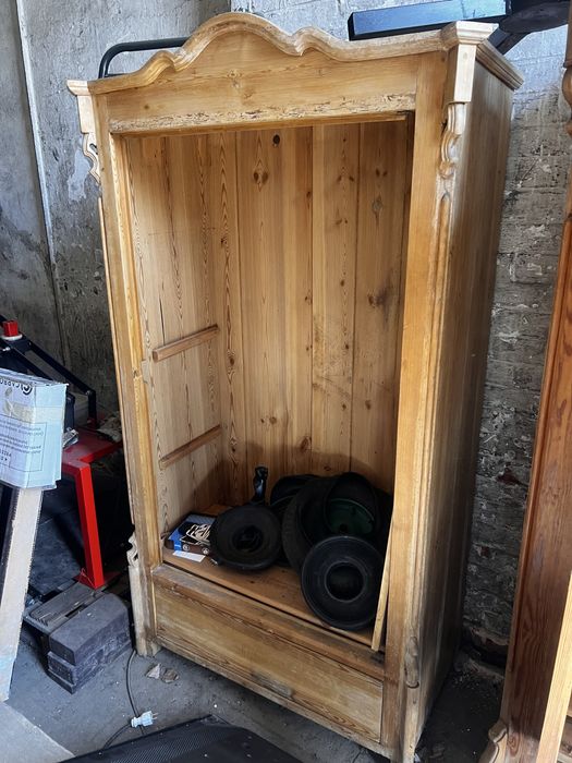 Szafa stara do renowacji