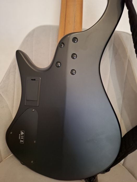 Gitara basowa Ibanez