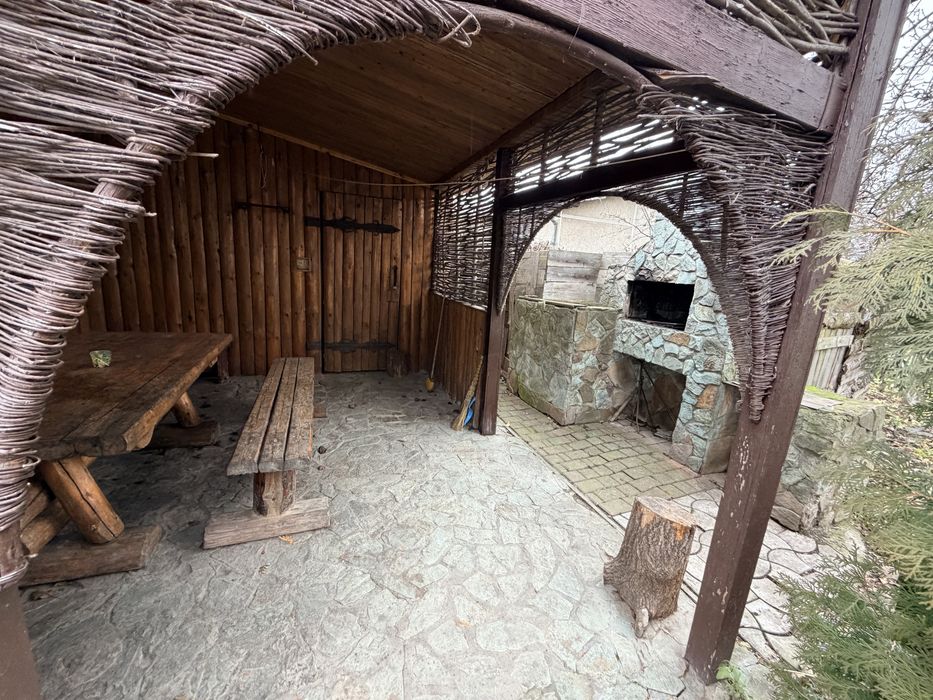 Будинок в Микитинці.