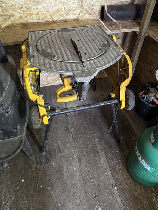 Dewalt , ukośnica , pilarka