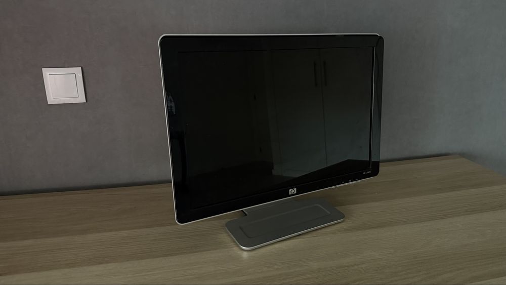 Bundle Informática HP + Monitor + Cabos e Adaptadores