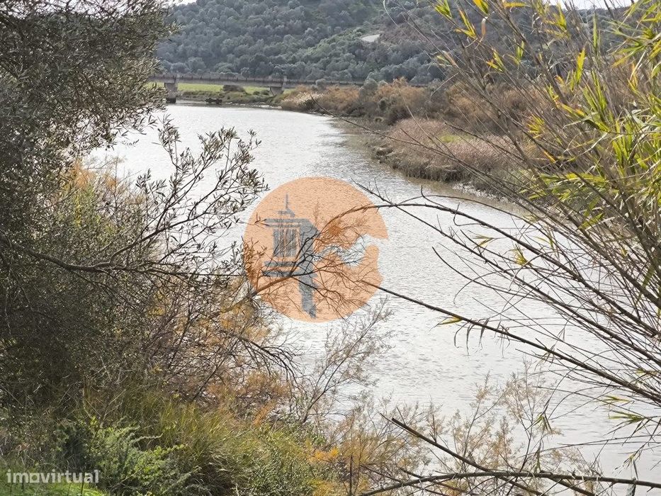 Terreno Rústico Com 1.920 M² - Próximo A Eletriciadade - Junto À Ri...