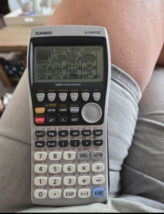 Calculadora Gráfica CASIO fx-9860GII - Ideal Secundário e Faculdade (Exames)