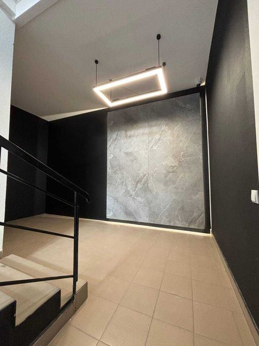 Трикімнатна квартира з ремонтом в центрі міста_M