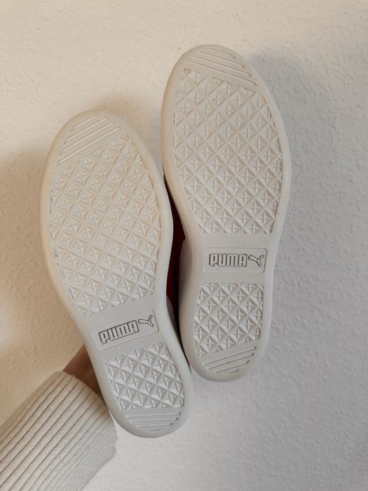 Женские кроссовки Puma 37