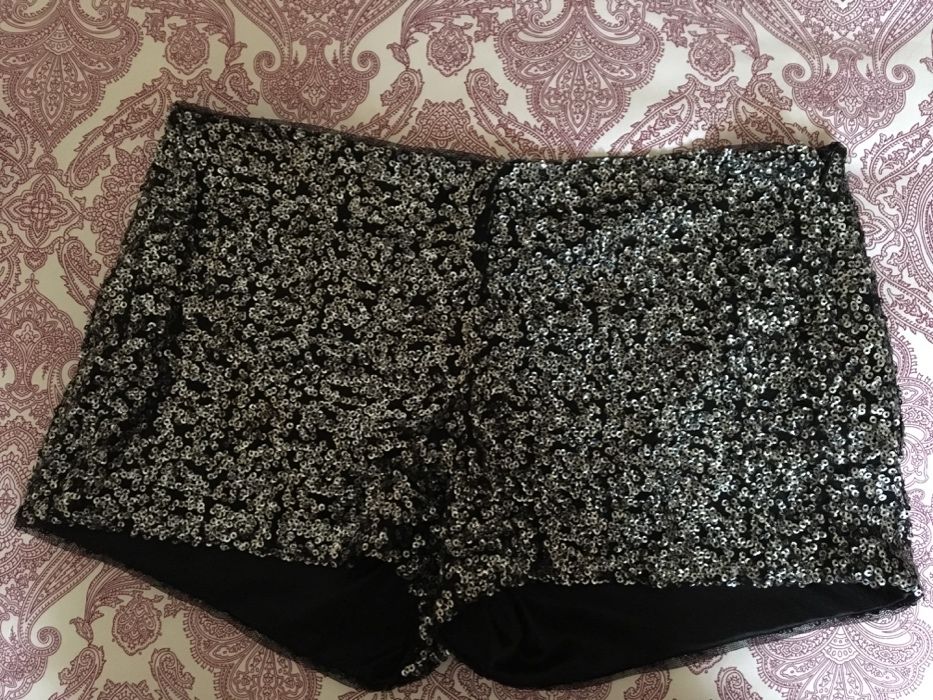 Calções de Festa em Lantejoulas, Benetton