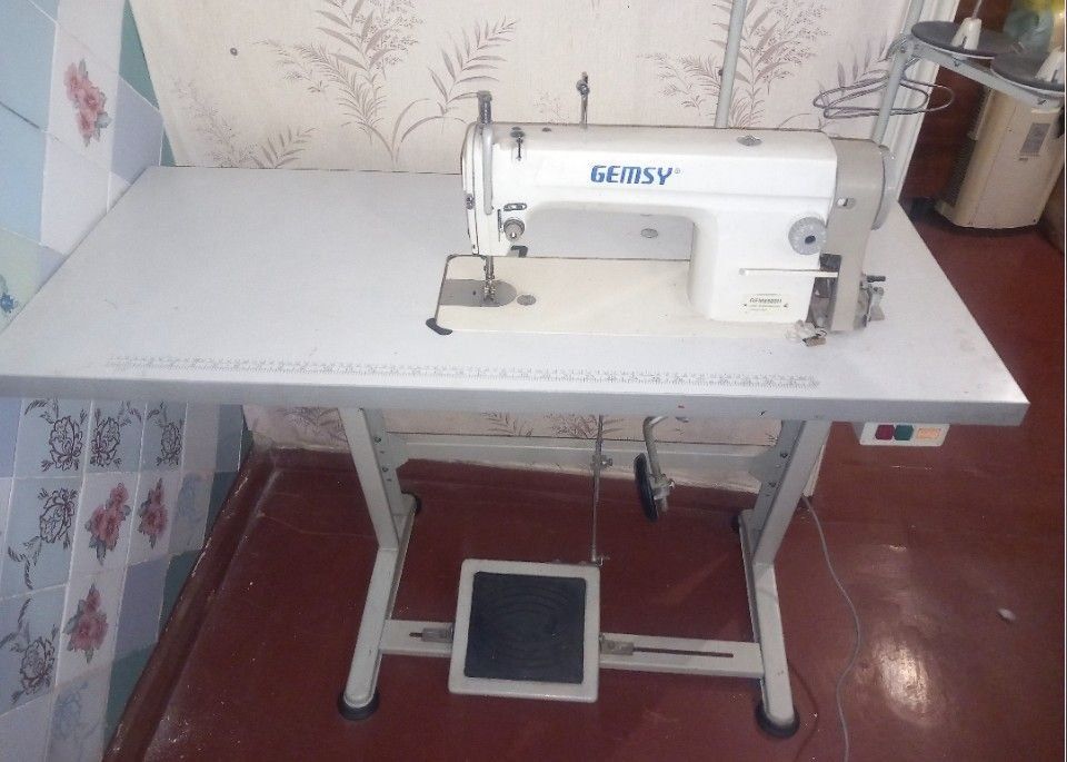 Швейна машинка GEMSY GEM8500H в ідеальному стані