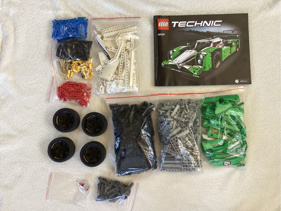 LEGO Technic Superszybka wyścigówka 42039