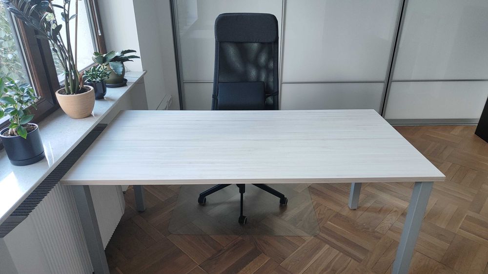 Biurko 160 x 80 jasne dąb craft, szary stelaż