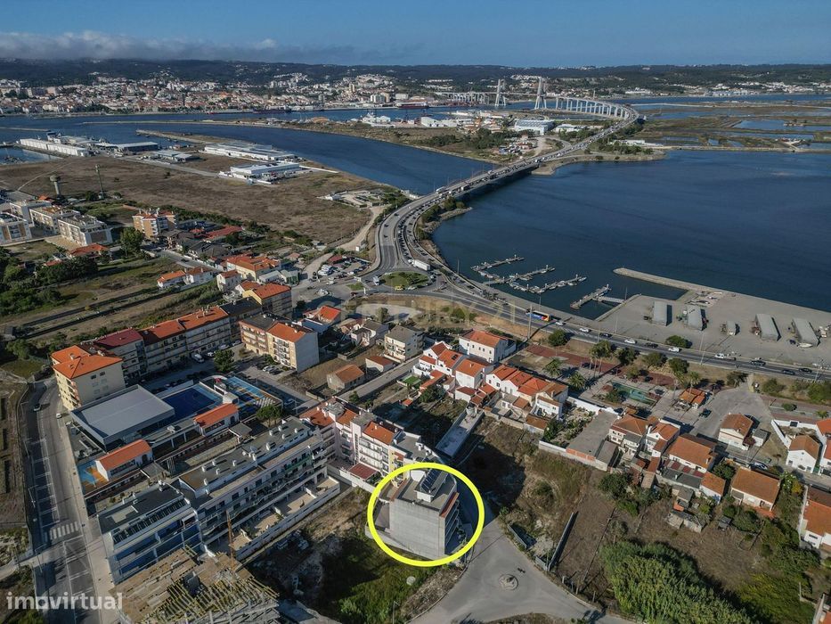 Apartamento T3 moderno com garagem na Gala – Figueira da Foz, a 800 me