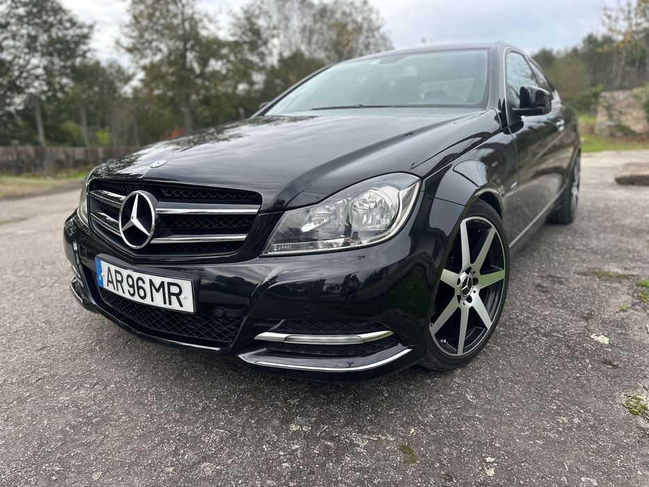 Mercedes c220 coupé - Financiamento até 120 meses