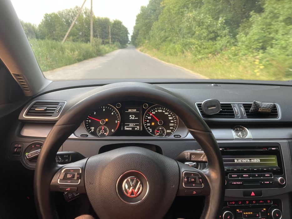 Продам автомобіль Volkswagen Passat b7 1.6 дизель