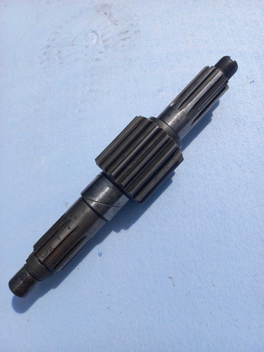 ГАЗ 53, 3307 , ПАЗ.  вал вторинний кпп .