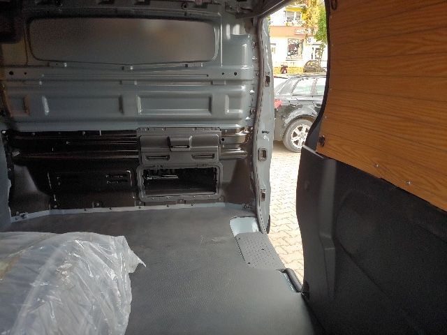 WYNAJEM wypożyczalnia aut  dostwaczych,autolawet na kraj i Europe