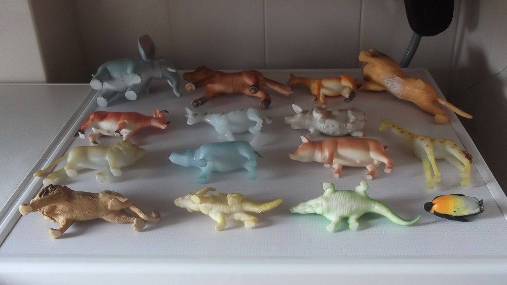 vários animais para criança brincar