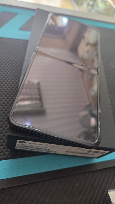 Motorola Razr 60 jak nowy