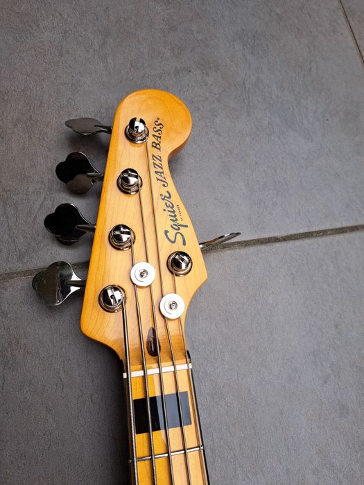 Gitara basowa  Squier 5
