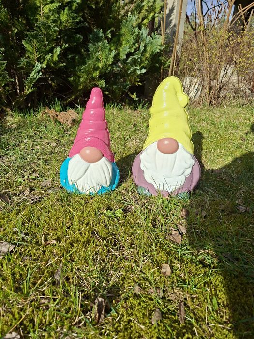 Betonowe figurki ogrodowe