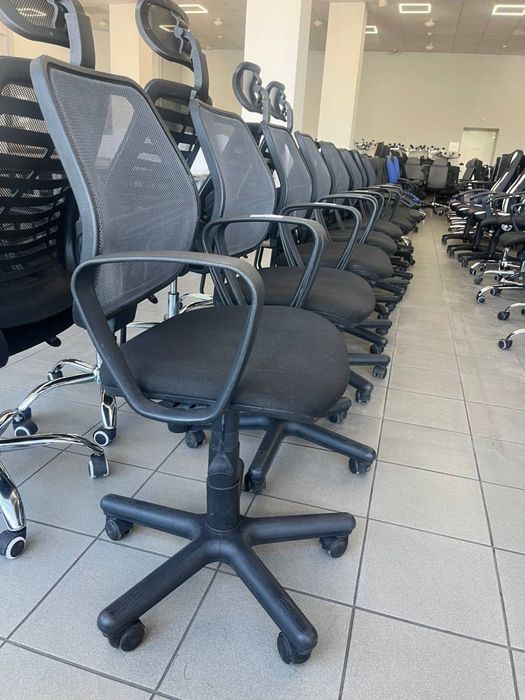 РОЗПРОДАЖ крісла офісні комп’ютерні стільці керівника сітка екошкіра тканина для офісу