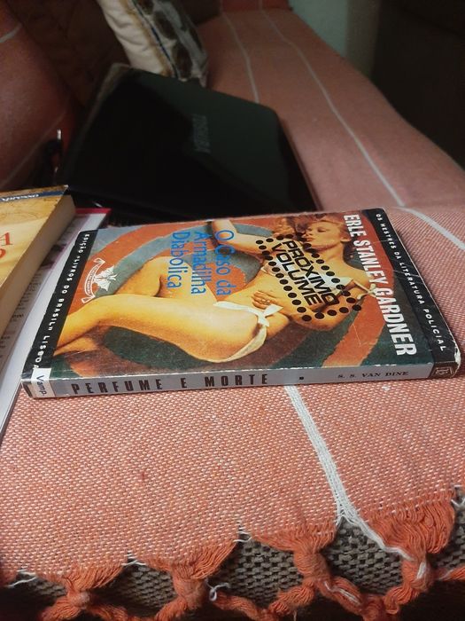 4 livros para venda em bom estado.2 € cada.