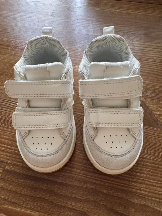 Продам дитячі кросівки Next