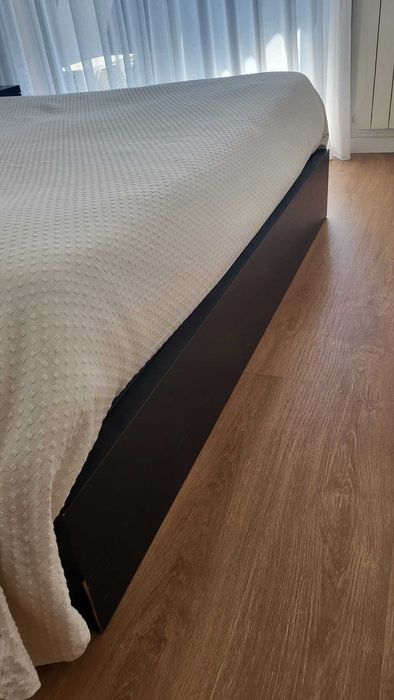 Cama de Casal + Cabeceira + Mesinhas de Cabeceira