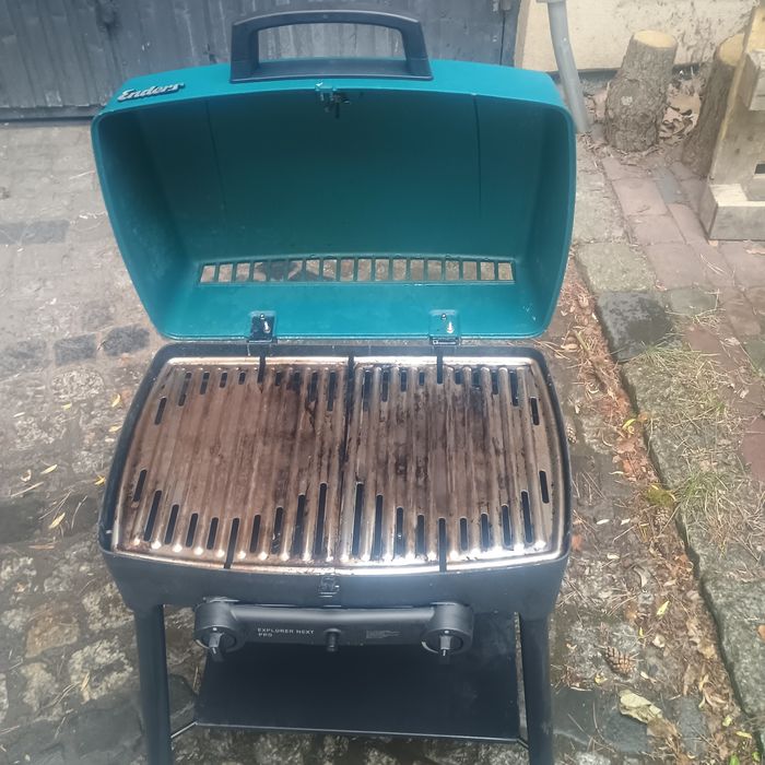 Grill turystyczny z możliwością gotowania.