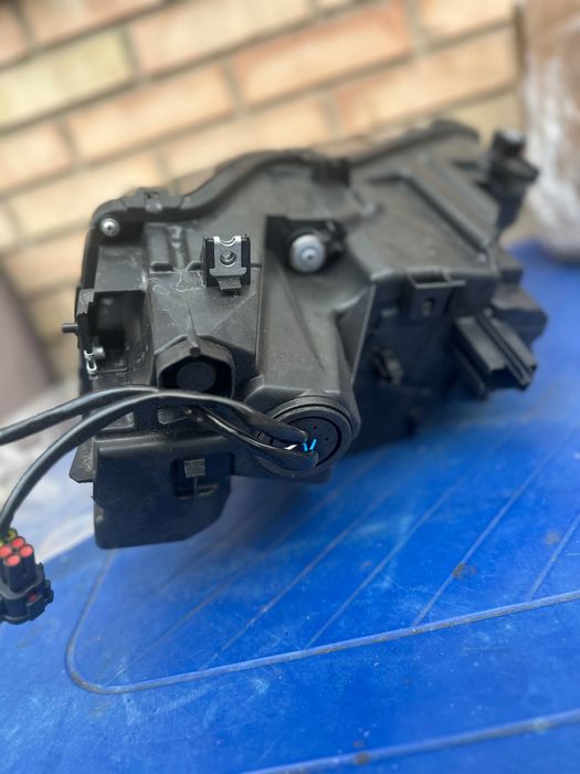 Продам нову фару Nissan Rogue