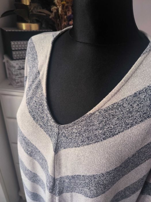 Sweter w paski w literę V, sweter z ażurową koronką, r. 46-48
