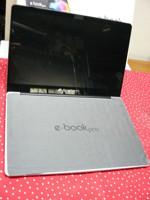 Laptop w pudełku oryginalnym jak nowy kompletny ultracieńki