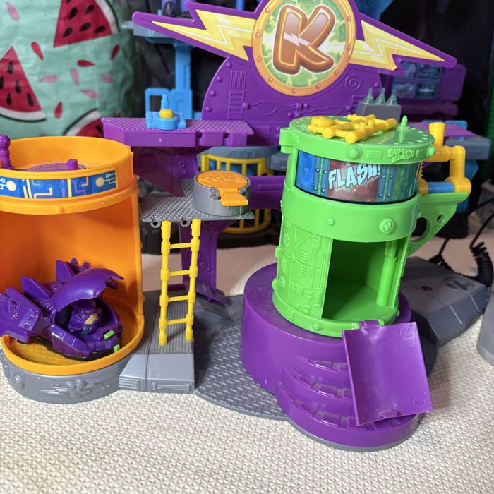 игровой набор MagicBox SuperZings Kazoom Lab Battle