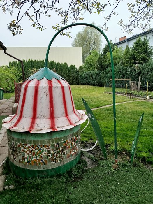 Krąg betonowy  z przykryciem  tulipan średnica 100 cm,na zew 125 cm,wysok  75 cm