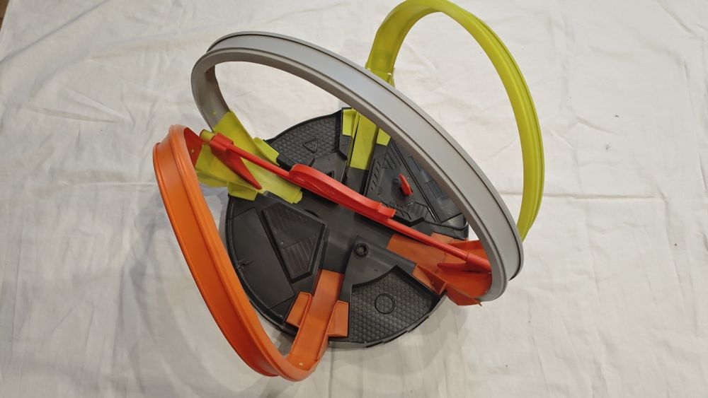 Tor hot wheels pętla