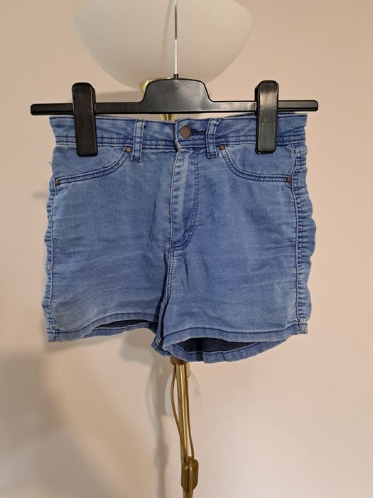 Dopasowane shorty jeansowe | Cropp