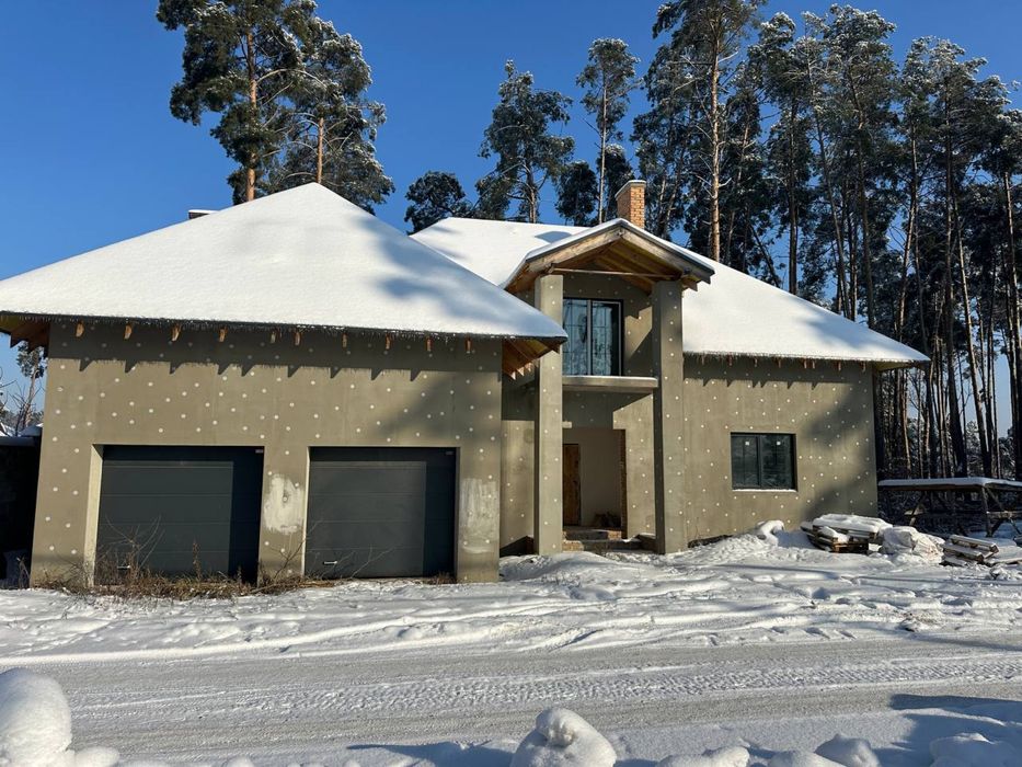 Шикарний будинок в гарному місці. Дуже якісний.