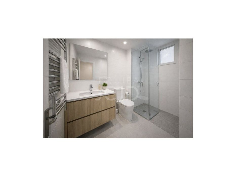 Apartamento T0+1 com Grande Terraço e Sótão - Avenidas Novas, Lisboa