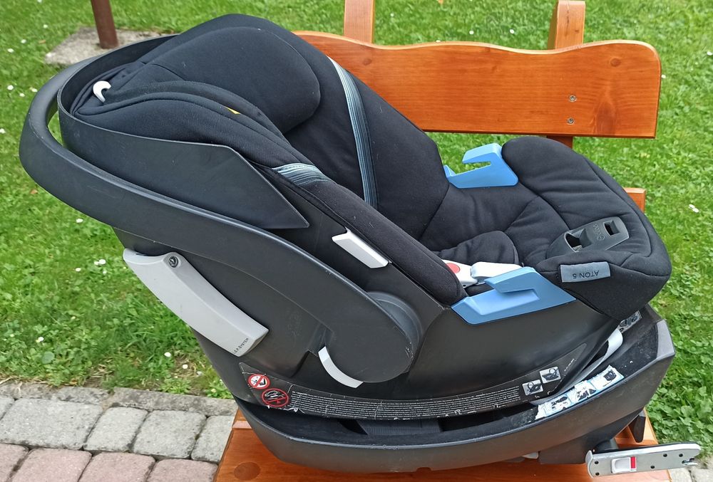 Fotelik samochodowy Cybex Aton 5 nosidełko
