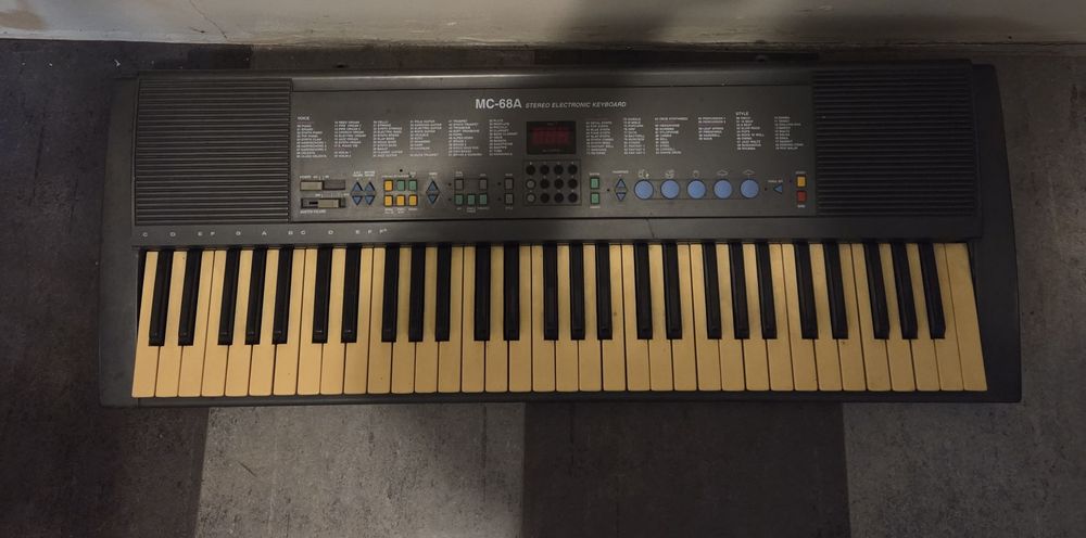 Keyboard MC-68A — 61 klawiszy