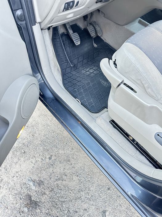 Гарне сімейне авто Renault grand Scenic 7 місць.