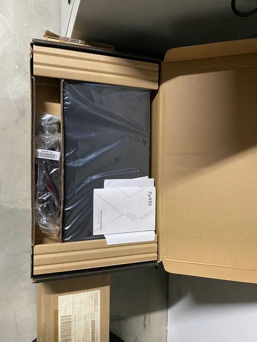 Zyxel ES3500-24 Switch64584680707329121