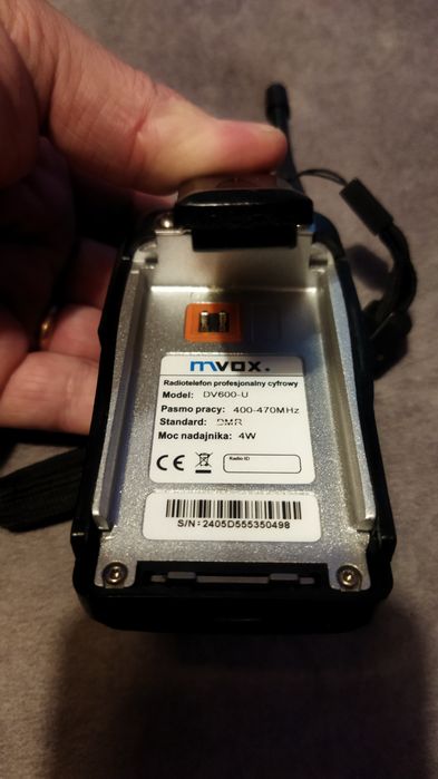 Radiotelefon przenośny cyfrowo-analogowy DMR DV600