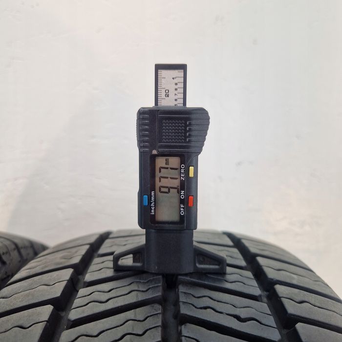 Opony Continental VanContact A/S Ultra 215/65r16C 109/107T