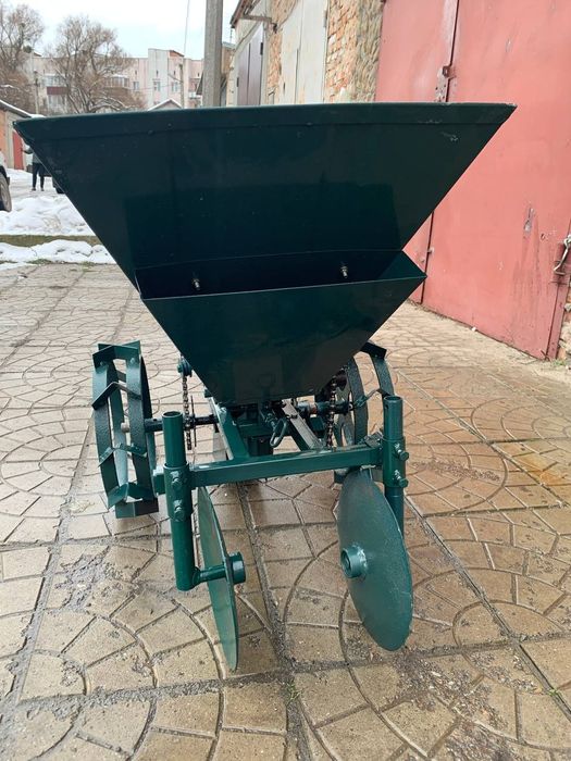 Картофлесажалка для мотоблока