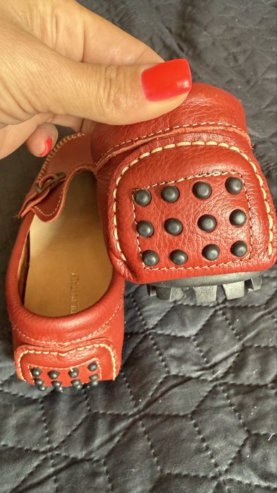 Макасини шкіряні, Італія