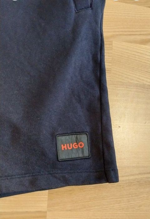Продам Шорти Hugo Boss (оригінал) темно синiй  колip cotton  100%