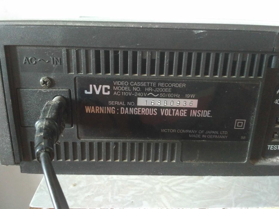 Видеомагнитофон JVC