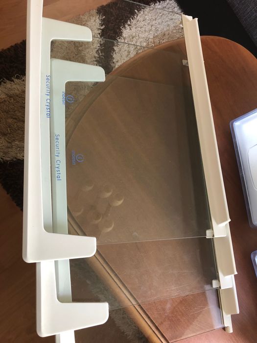 Kpl półek do lodówki Indesit BAAN10