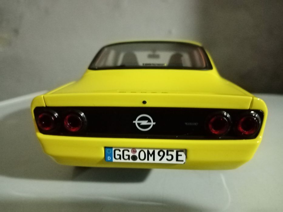 Miniaturas de carros 1.18