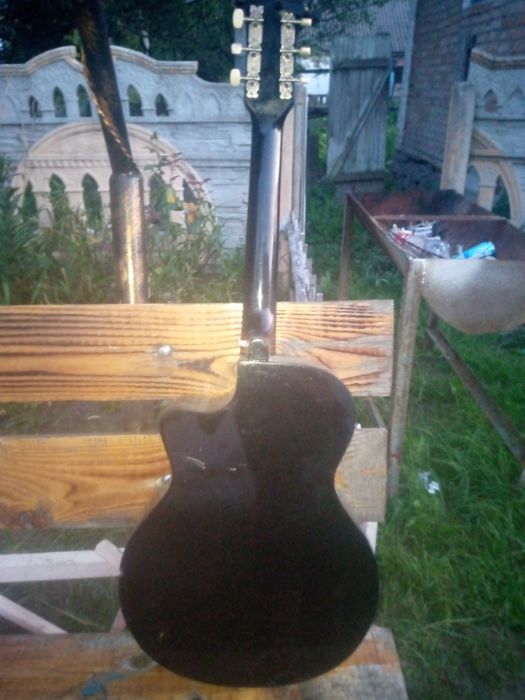 Продам гітару в хорошому стані